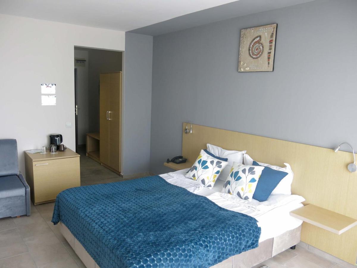 Family Hotel Albizia Beach Varna Exteriör bild