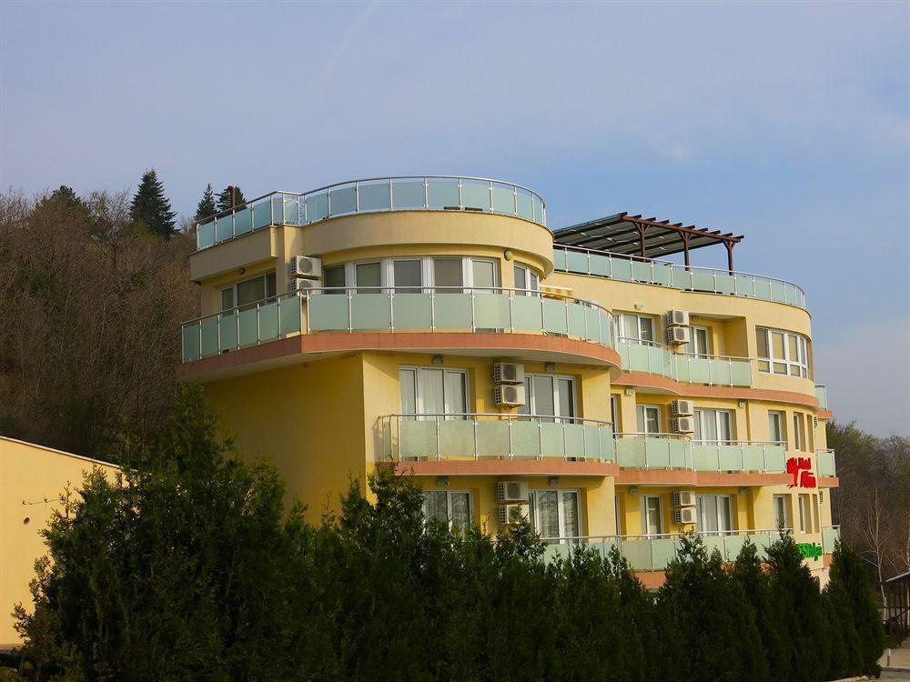 Family Hotel Albizia Beach Varna Exteriör bild