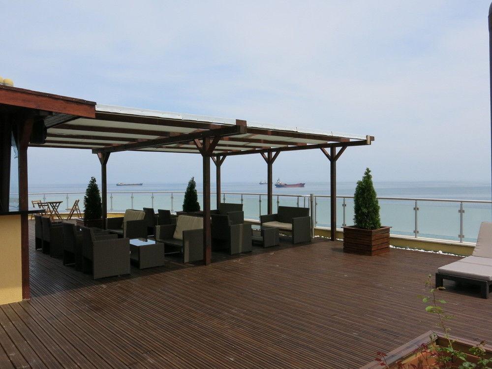 Family Hotel Albizia Beach Varna Exteriör bild