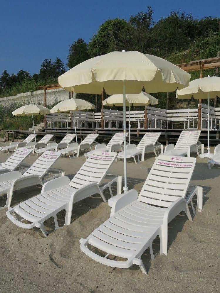 Family Hotel Albizia Beach Varna Exteriör bild