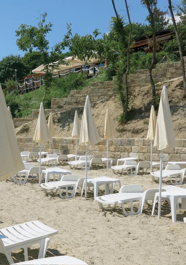 Family Hotel Albizia Beach Varna Exteriör bild
