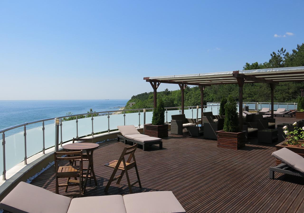 Family Hotel Albizia Beach Varna Exteriör bild